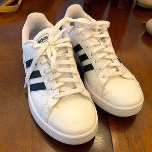 Adidas Size 7 Shoes!